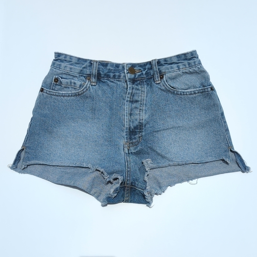 Amuse Society Medium Wash High Waisted Cheeky Raw Hem Button Fly Jean Shorts 26